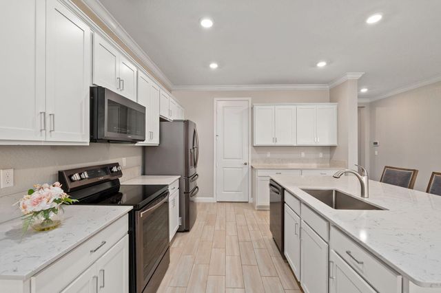 12434 NW Lynch Lane, Port St Lucie, FL 34987