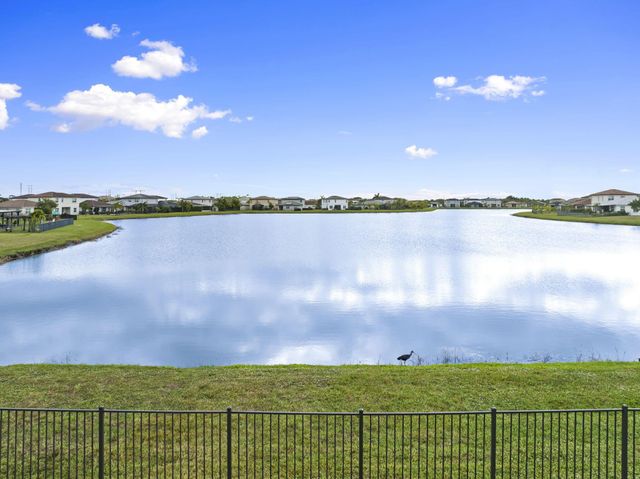 12434 NW Lynch Lane, Port St Lucie, FL 34987