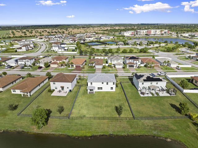 12434 NW Lynch Lane, Port St Lucie, FL 34987