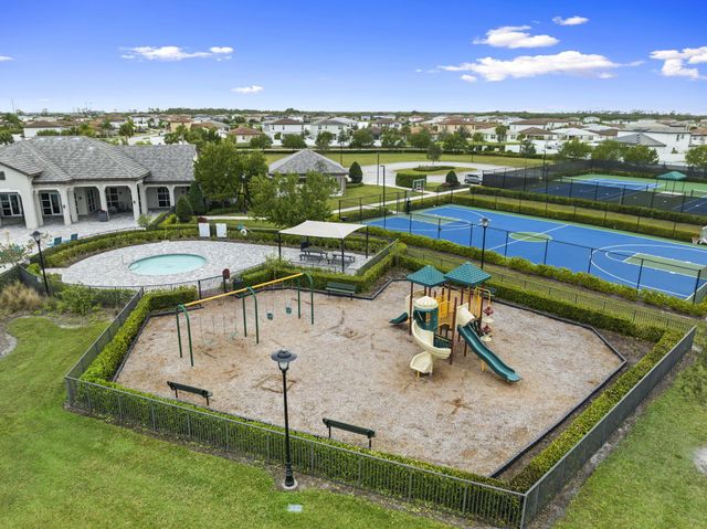 12434 NW Lynch Lane, Port St Lucie, FL 34987