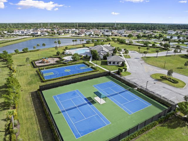 12434 NW Lynch Lane, Port St Lucie, FL 34987