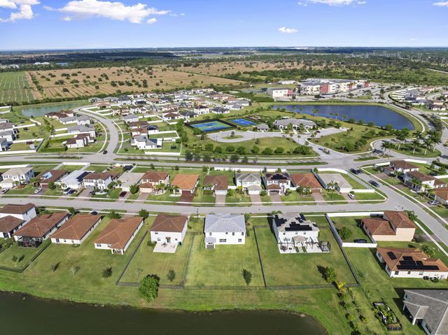 12434 NW Lynch Lane, Port St Lucie, FL 34987