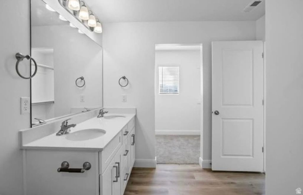 Image 16 of property listing at 6029 S CARNELIAN PKWY, St. George, UT 84790