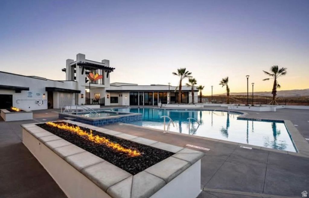 Image 3 of property listing at 6029 S CARNELIAN PKWY, St. George, UT 84790