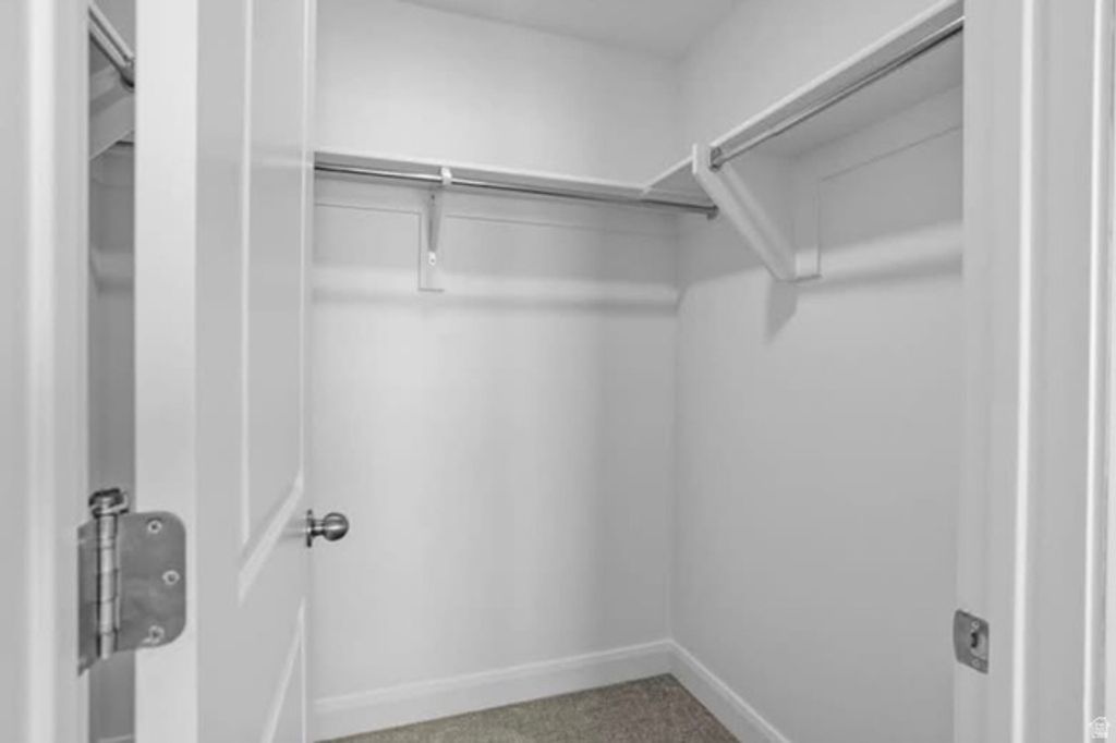 Image 5 of property listing at 6029 S CARNELIAN PKWY, St. George, UT 84790