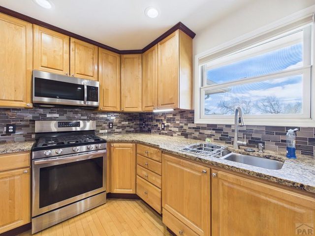 1079 Lynn Dr, Pueblo, CO 81006