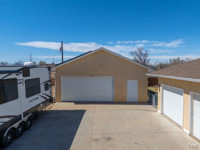 1079 Lynn Dr, Pueblo, CO 81006