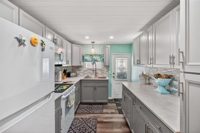 2000 E BAY DRIVE 132, Largo, FL 33771