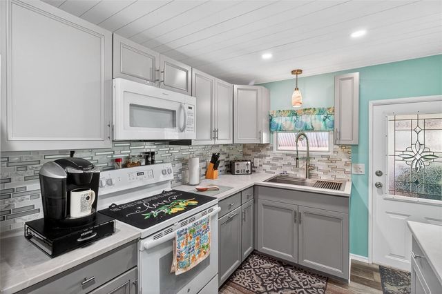 2000 E BAY DRIVE 132, Largo, FL 33771