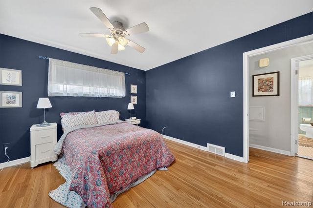 17386 Beverly Road, Beverly Hills, MI 48025
