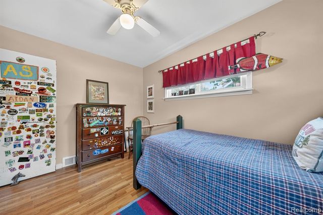 17386 Beverly Road, Beverly Hills, MI 48025