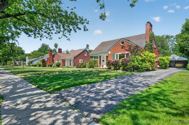 17386 Beverly Road, Beverly Hills, MI 48025