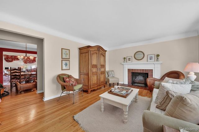 17386 Beverly Road, Beverly Hills, MI 48025