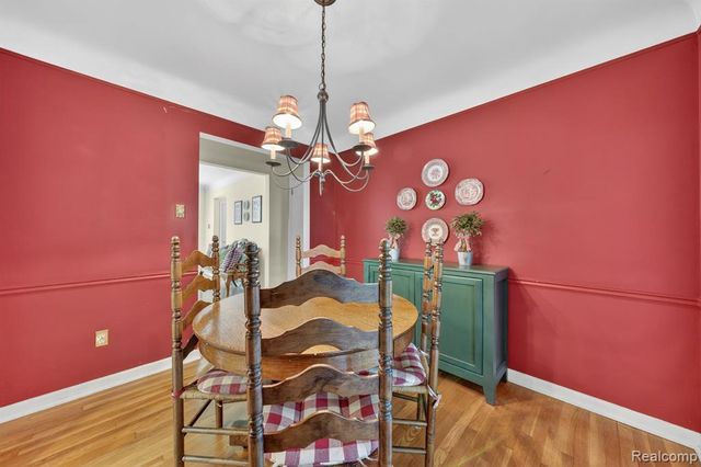 17386 Beverly Road, Beverly Hills, MI 48025