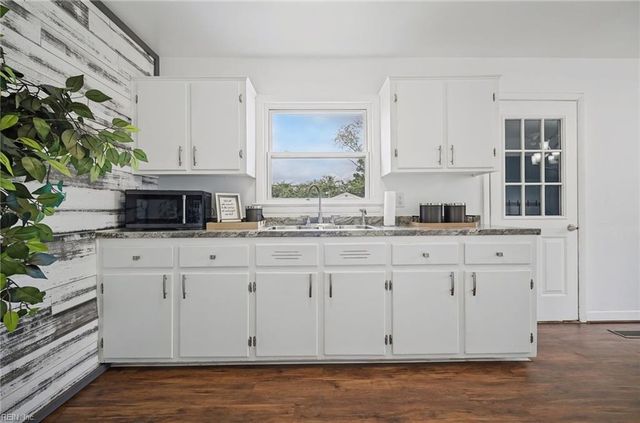 4814 82nd ST, Hampton, VA 23605