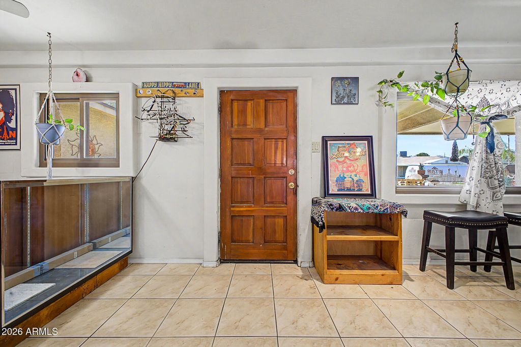 Image 10 of property listing at 13447 N 33RD Street, Phoenix, AZ 85032