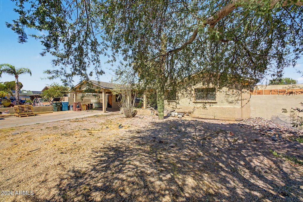 Image 6 of property listing at 13447 N 33RD Street, Phoenix, AZ 85032