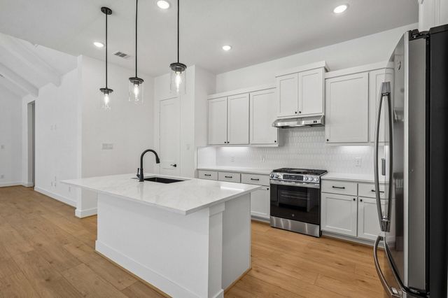 2407 Garden Arbor, Tomball, TX 77375