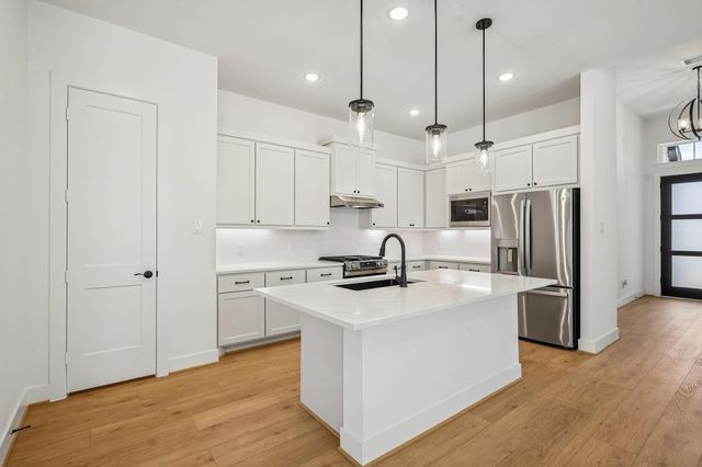 2407 Garden Arbor, Tomball, TX 77375