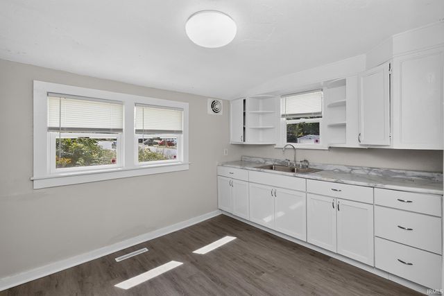 601 Aspenwald, Elkhart, IN 46516