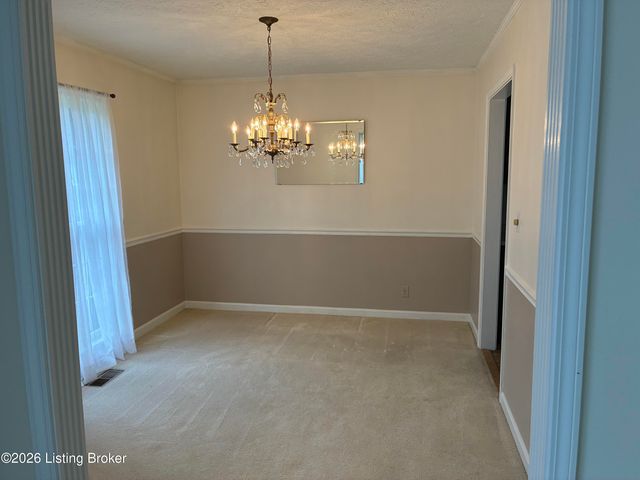 2502 Holly Ln, La Grange, KY 40031