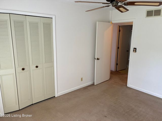 2502 Holly Ln, La Grange, KY 40031