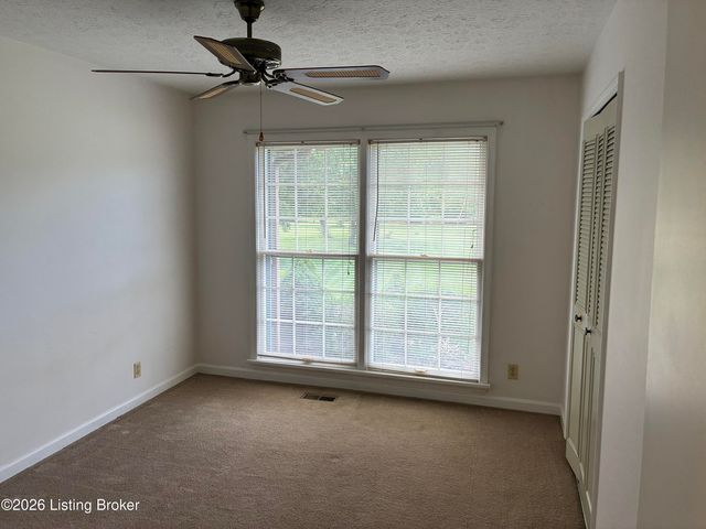 2502 Holly Ln, La Grange, KY 40031