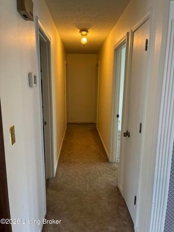 2502 Holly Ln, La Grange, KY 40031