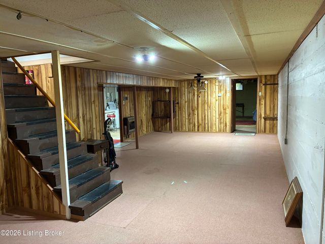 2502 Holly Ln, La Grange, KY 40031