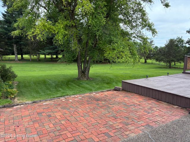 2502 Holly Ln, La Grange, KY 40031