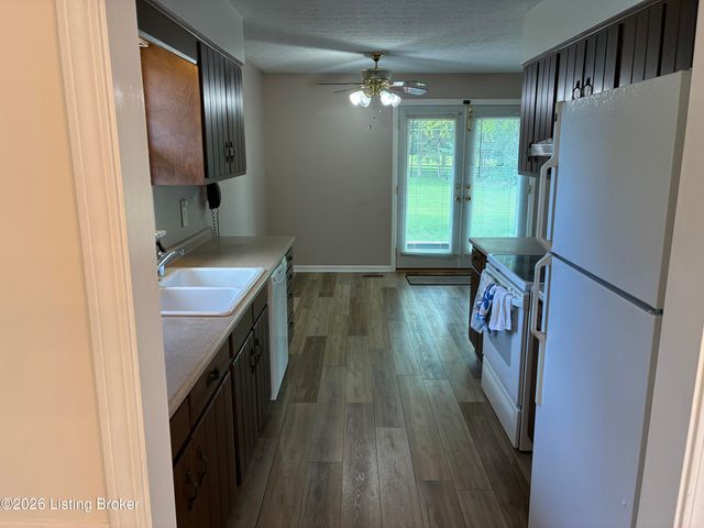 2502 Holly Ln, La Grange, KY 40031