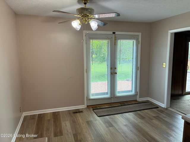 2502 Holly Ln, La Grange, KY 40031