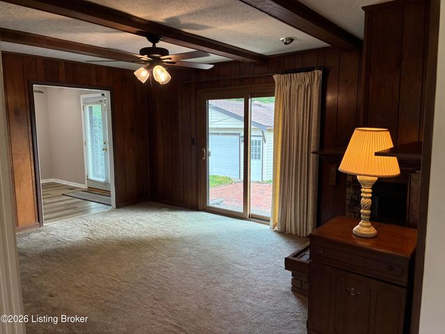 2502 Holly Ln, La Grange, KY 40031