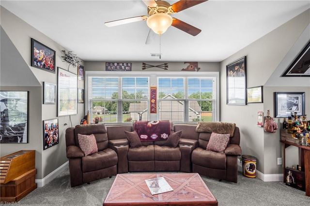 2905 Bishopsgate Way, Browns Summit, NC 27214