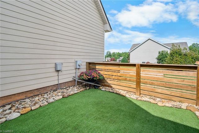 2905 Bishopsgate Way, Browns Summit, NC 27214