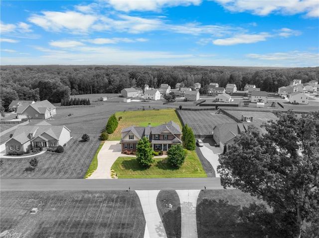 2905 Bishopsgate Way, Browns Summit, NC 27214