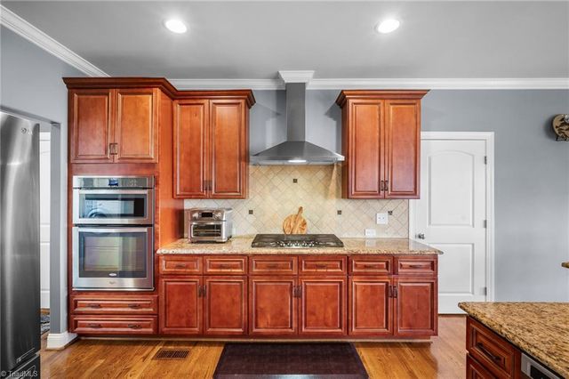 2905 Bishopsgate Way, Browns Summit, NC 27214