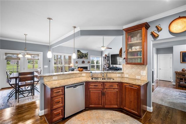 2905 Bishopsgate Way, Browns Summit, NC 27214