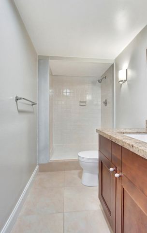 450 NW 20th Street 2020, Boca Raton, FL 33431