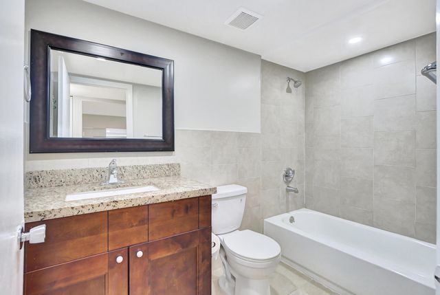 450 NW 20th Street 2020, Boca Raton, FL 33431