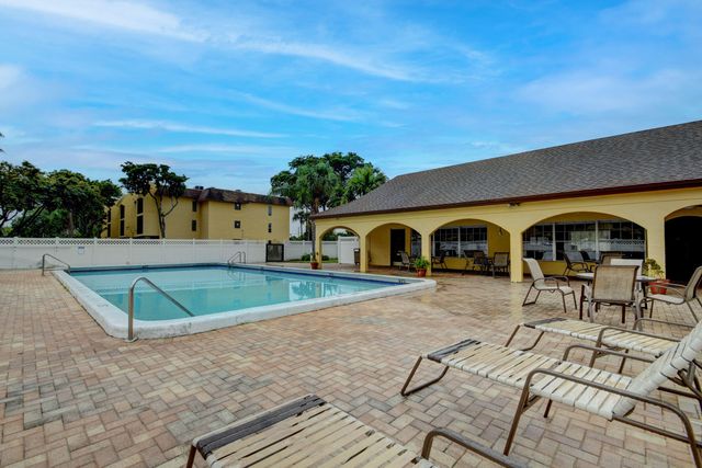 450 NW 20th Street 2020, Boca Raton, FL 33431