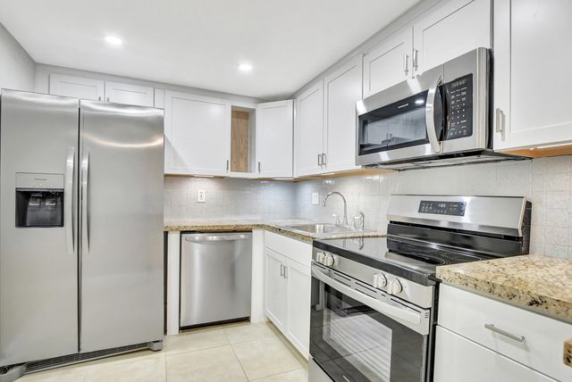 450 NW 20th Street 2020, Boca Raton, FL 33431
