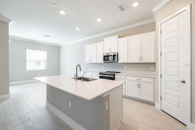 7706 S SHAMROCK ROAD, Tampa, FL 33616