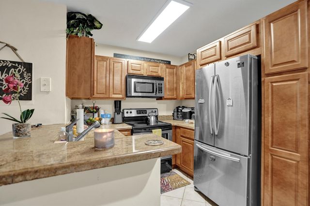 801 Lyons Road 19103, Coconut Creek, FL 33063