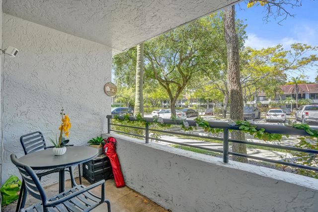 801 Lyons Road 19103, Coconut Creek, FL 33063