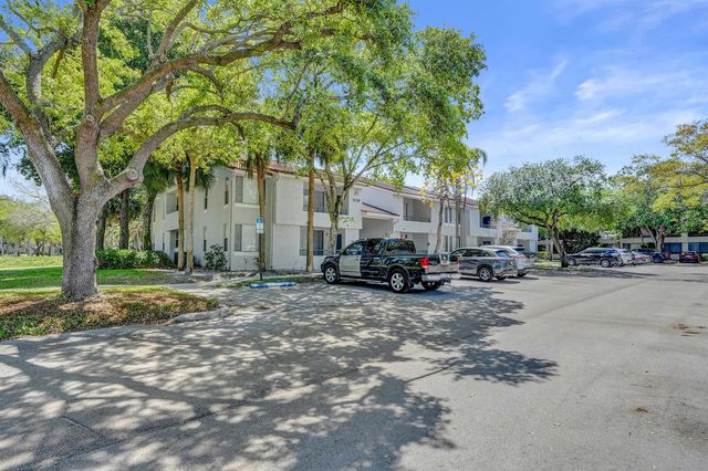 801 Lyons Road 19103, Coconut Creek, FL 33063
