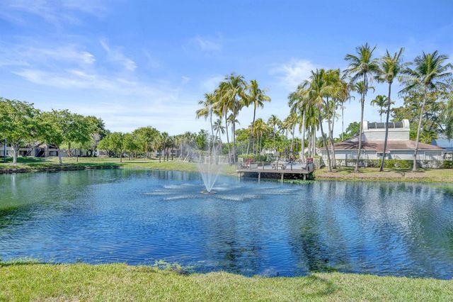 801 Lyons Road 19103, Coconut Creek, FL 33063