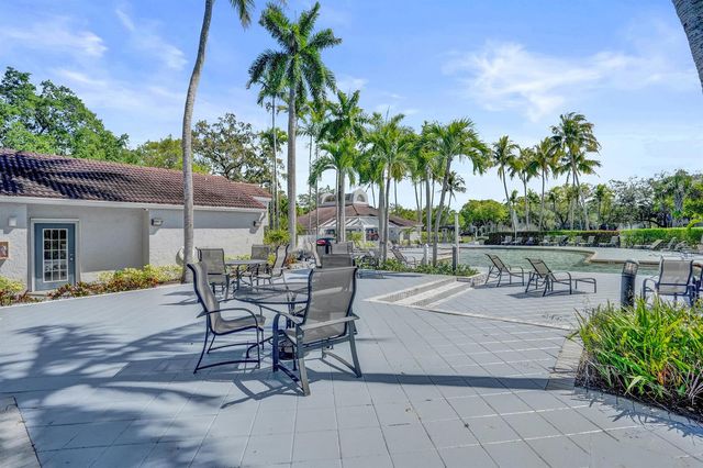 801 Lyons Road 19103, Coconut Creek, FL 33063