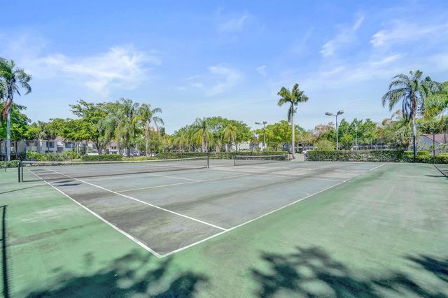 801 Lyons Road 19103, Coconut Creek, FL 33063