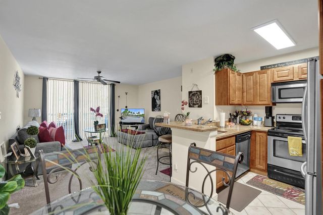 801 Lyons Road 19103, Coconut Creek, FL 33063